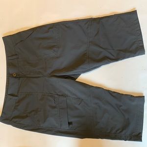 Excellent condition: Columbia Omni-Shield active fit capris.
